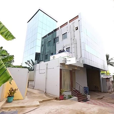 Hotel Titanium Tower Chennai Exterior photo